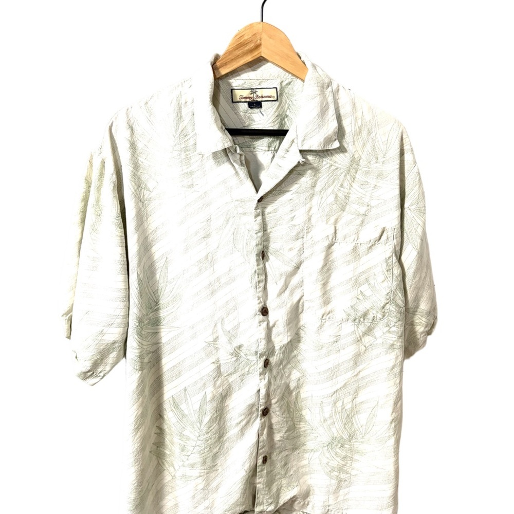 Tommy Bahama Men's Light Green Leaf Pattern Shirt